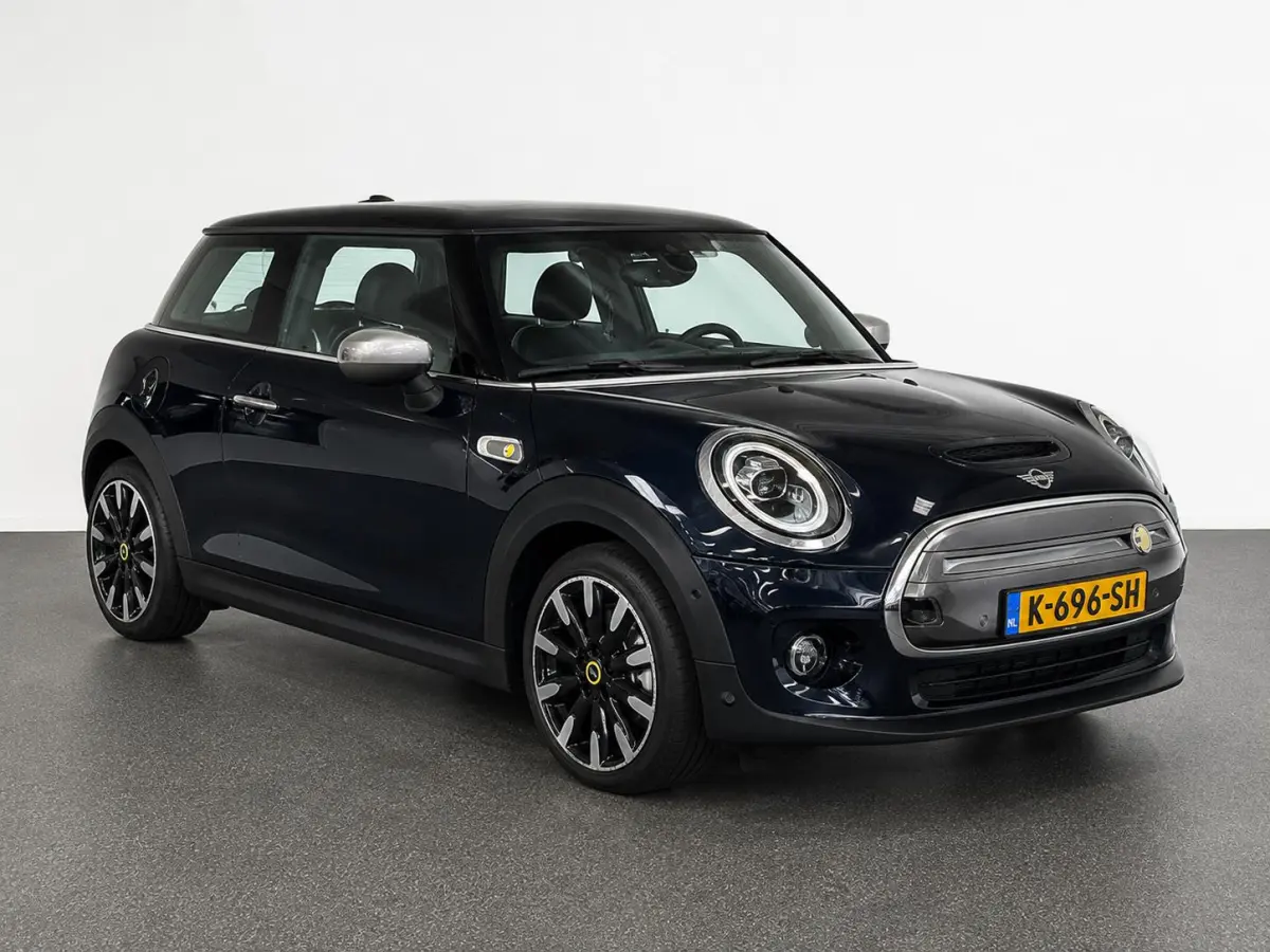 Charged 33 kWh Panoramadak Harman Kardon Camera Leder Navigatie Professional Cruise Control Head Up Display Bluetooth SOH 97%