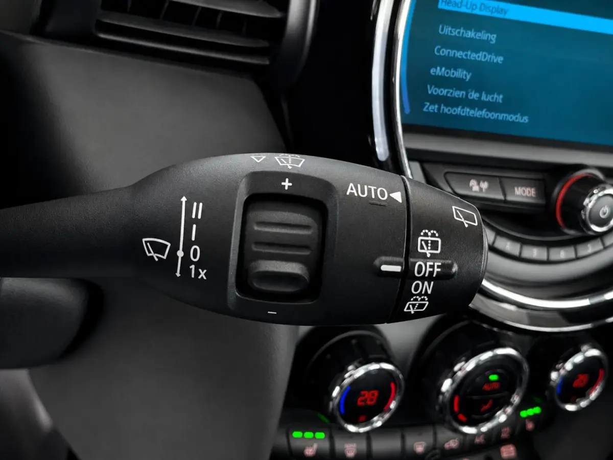 Charged 33 kWh Panoramadak Harman Kardon Camera Leder Navigatie Professional Cruise Control Head Up Display Bluetooth SOH 97%