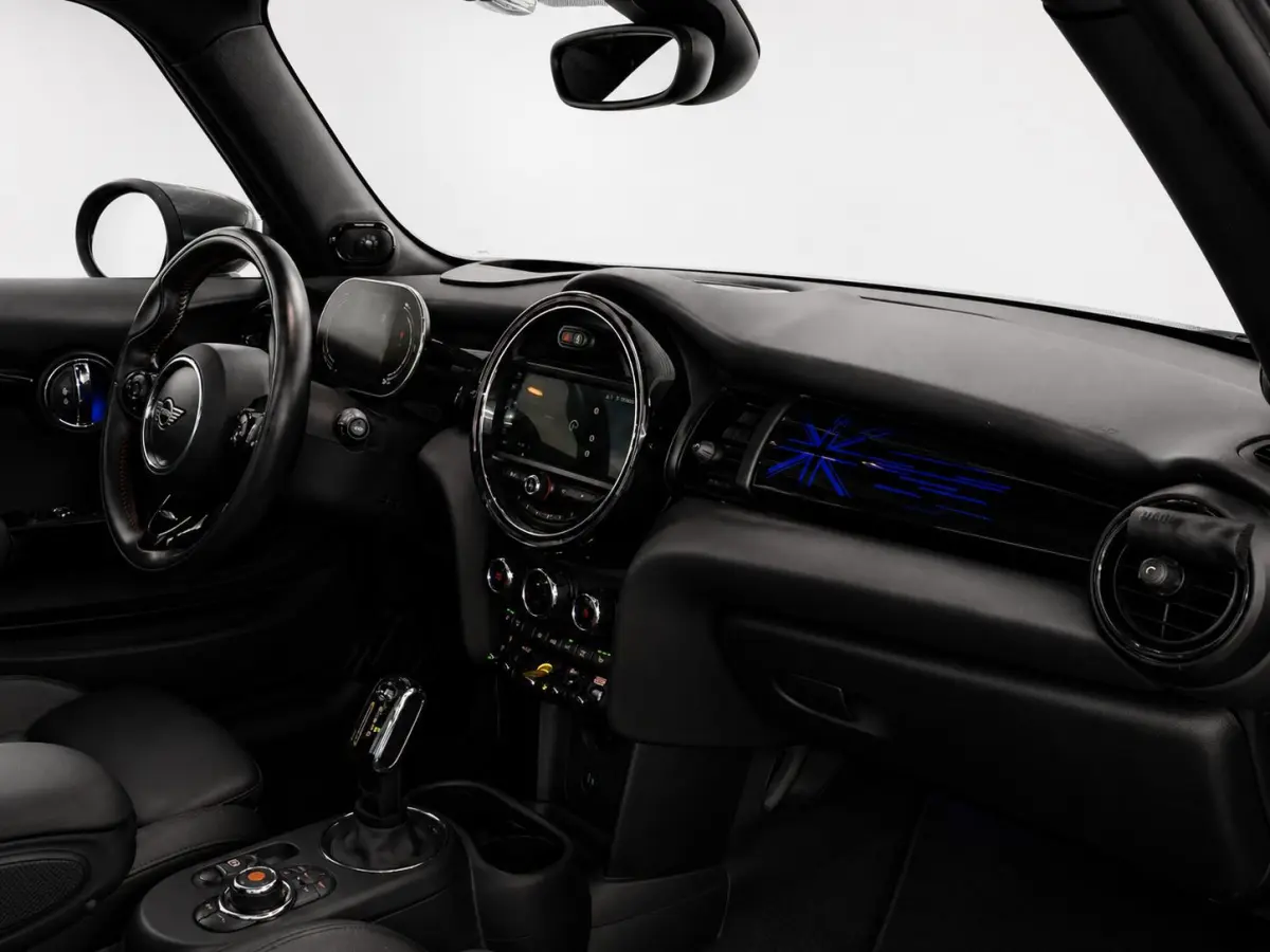 Charged 33 kWh Panoramadak Harman Kardon Camera Leder Navigatie Professional Cruise Control Head Up Display Bluetooth SOH 97%