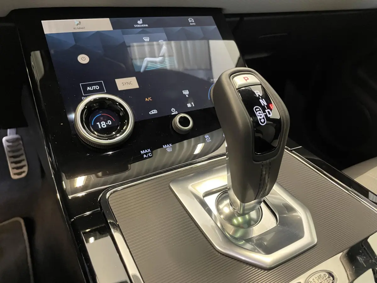 1.5 P300e AWD R-Dynamic S Panoramadak Navigatie Apple Carplay/Android Auto Adaptive Cruise Control Camera Parkeersensoren Stoelverwarming Elektrisch verstelbare stoelen Elektrische achterkle