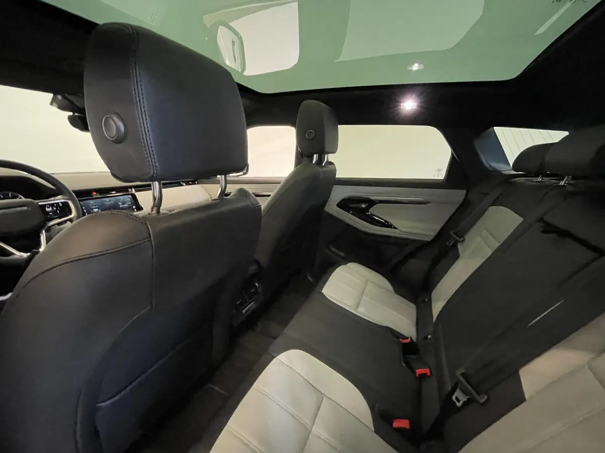 1.5 P300e AWD R-Dynamic S Panoramadak Navigatie Apple Carplay/Android Auto Adaptive Cruise Control Camera Parkeersensoren Stoelverwarming Elektrisch verstelbare stoelen Elektrische achterkle