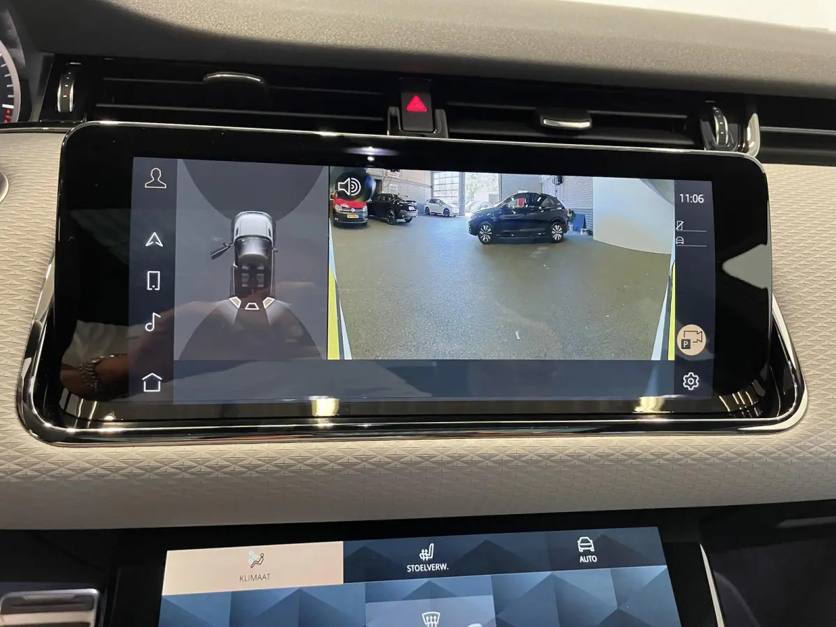 1.5 P300e AWD R-Dynamic S Panoramadak Navigatie Apple Carplay/Android Auto Adaptive Cruise Control Camera Parkeersensoren Stoelverwarming Elektrisch verstelbare stoelen Elektrische achterkle