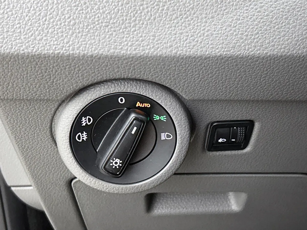 150pk Automaat L2H1 28 Highline Navigatie Apple Carplay Cruise control Airco 3-Zits Euro6