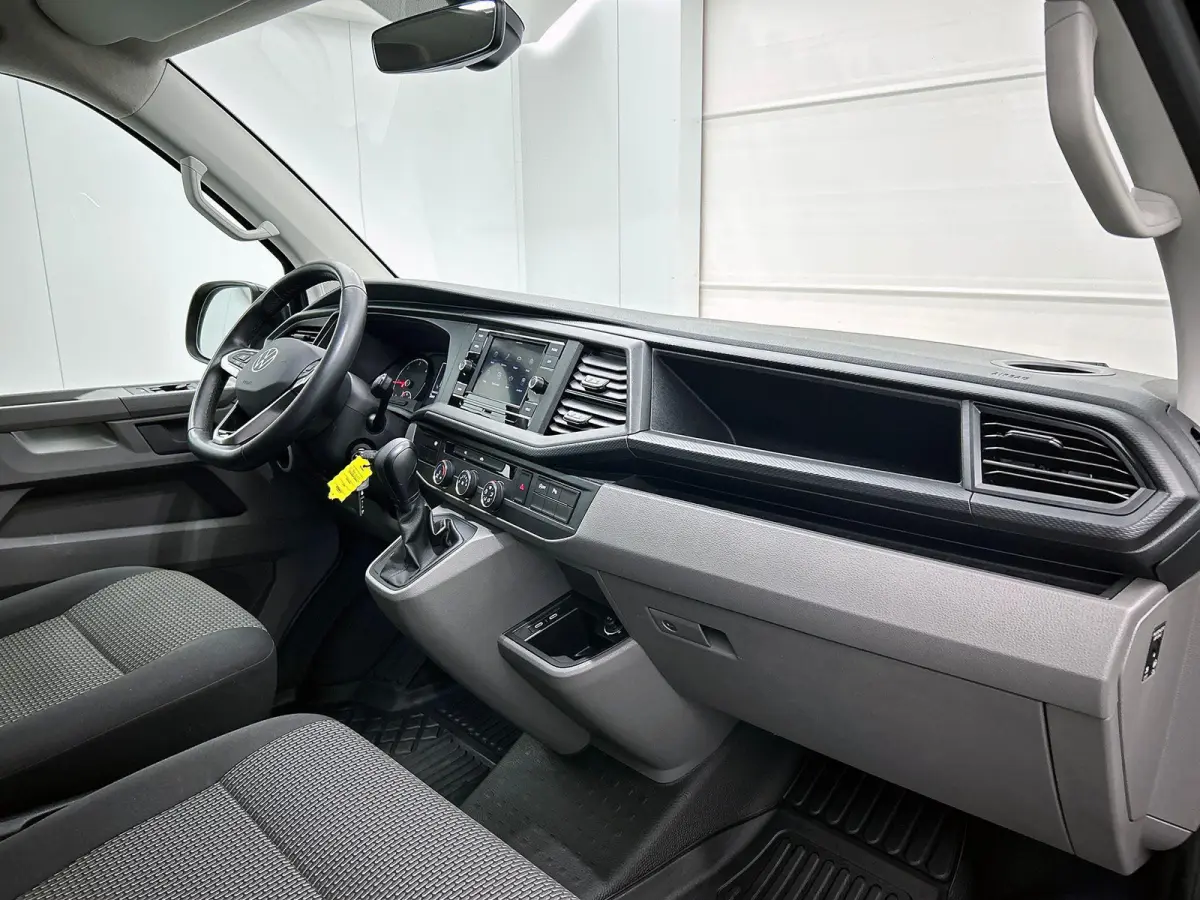 150pk Automaat L2H1 28 Highline Navigatie Apple Carplay Cruise control Airco 3-Zits Euro6