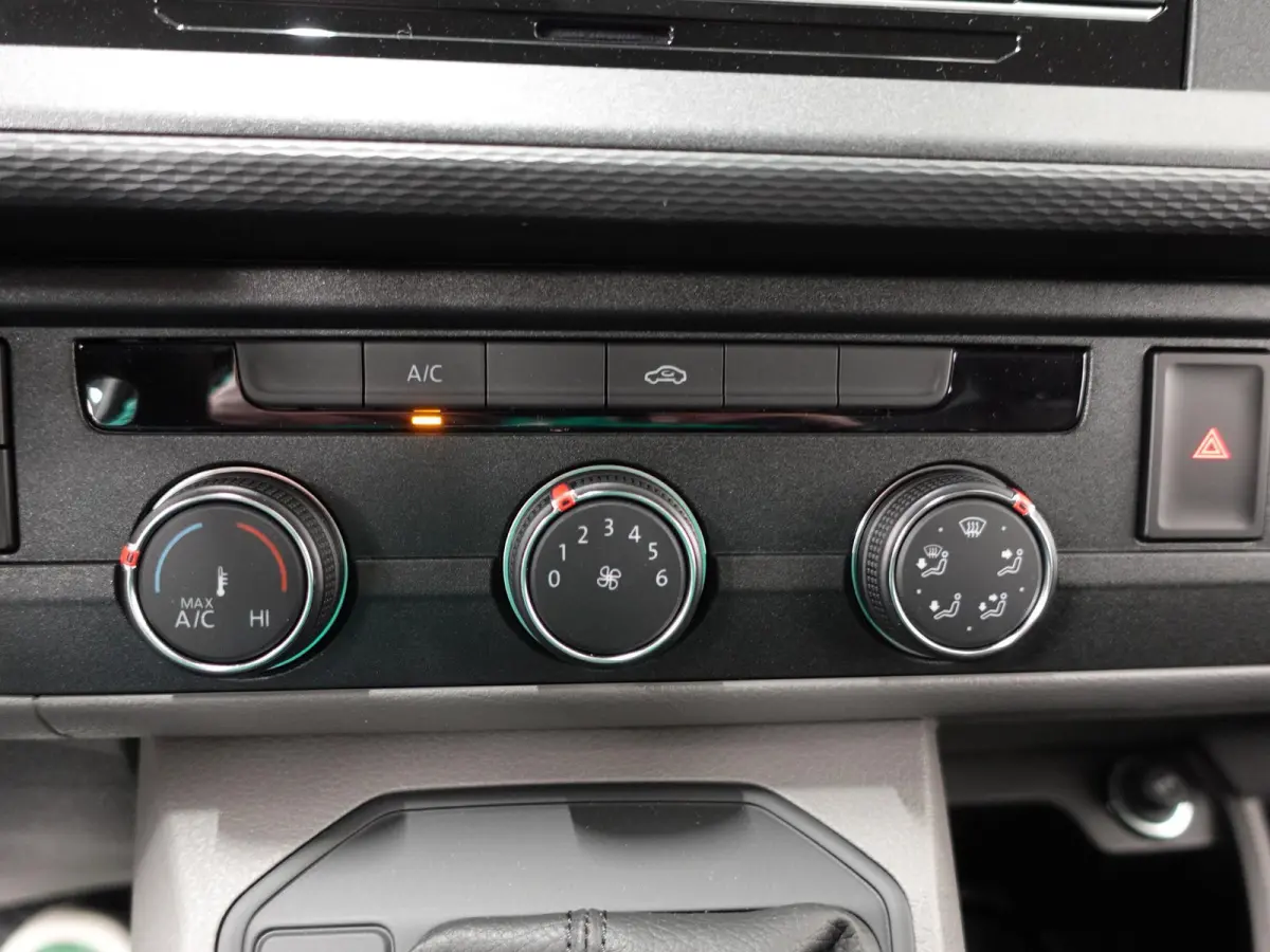 2.0 TDI L2H1 28 Highline Automaat Camera Airco Cruise
