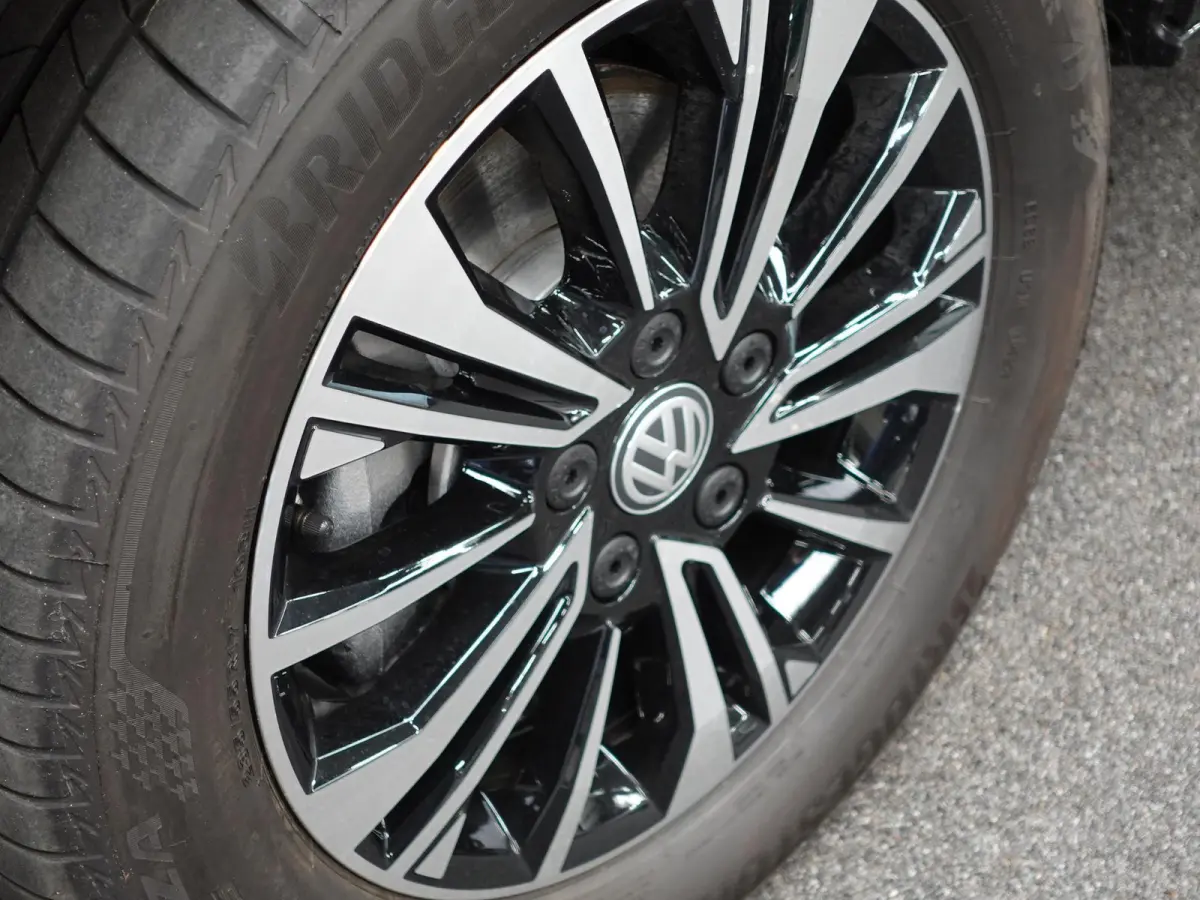 2.0 TDI L2H1 28 Highline Automaat Camera Airco Cruise