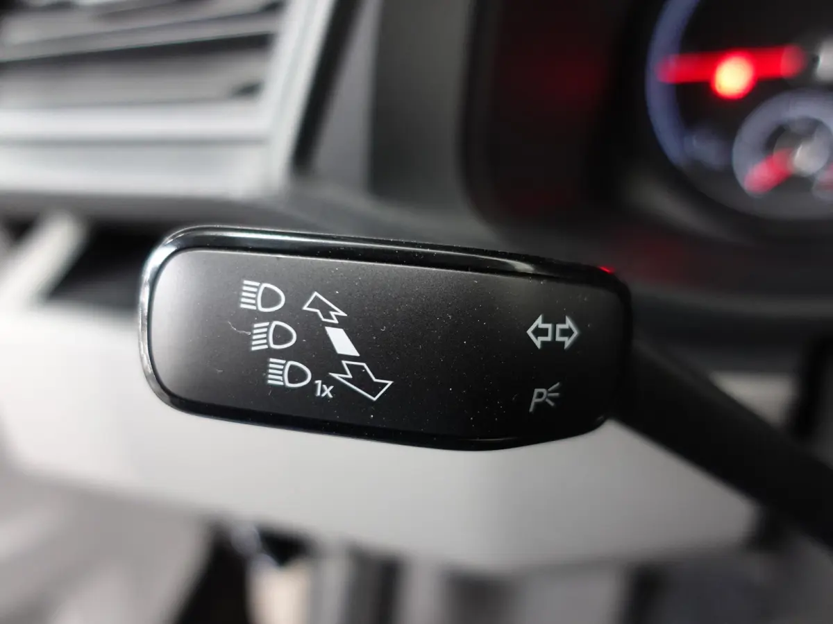 2.0 TDI L2H1 28 Highline Automaat Camera Airco Cruise