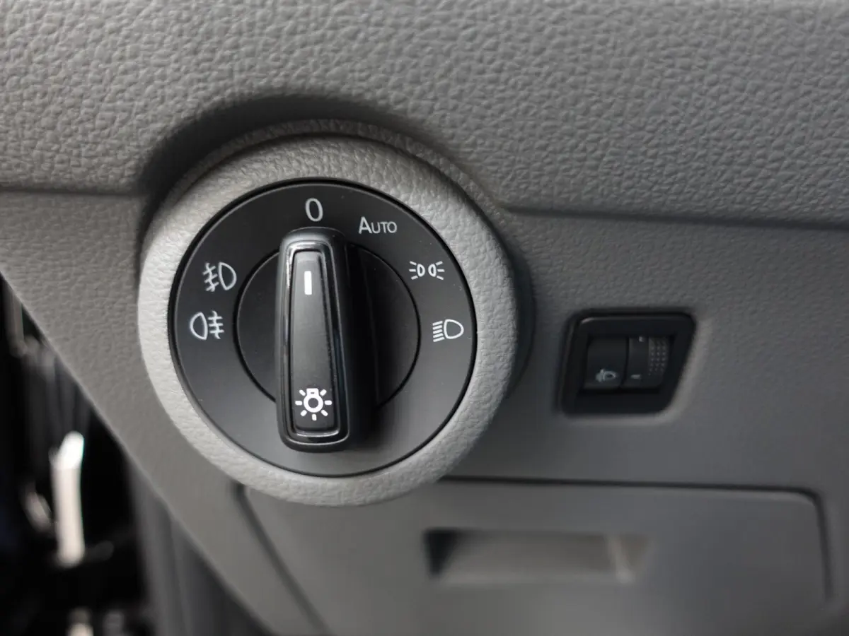 2.0 TDI L2H1 28 Highline Automaat Camera Airco Cruise