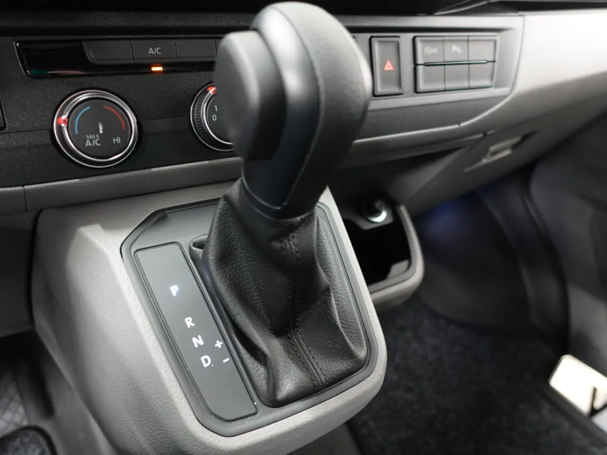 2.0 TDI L2H1 28 Highline Automaat Camera Airco Cruise