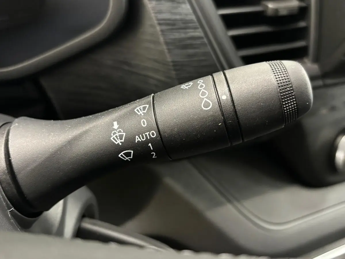 2.0 Blue dCi 150PK L2H1 EC Sport Edition Automaat Navigatie Airco Lichtmetalen velgen Betimmering Trekhaak Camera Parkeer sensoren Dab