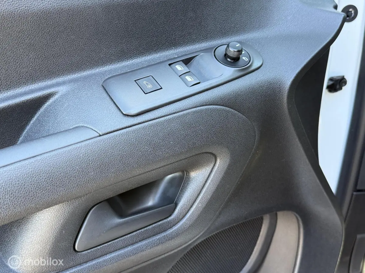 bestel 1.5 BlueHDI Premium - Aut - Carplay - Navi -