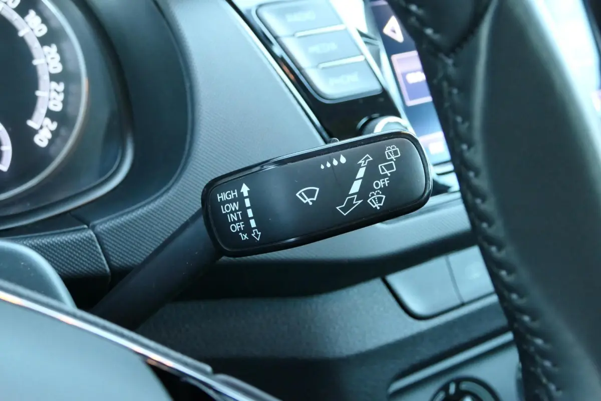 1.0 TSI Ambition|PDC|Carplay|Cruise control!