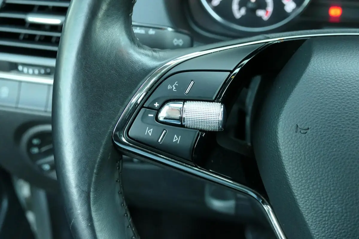 1.0 TSI Ambition|PDC|Carplay|Cruise control!
