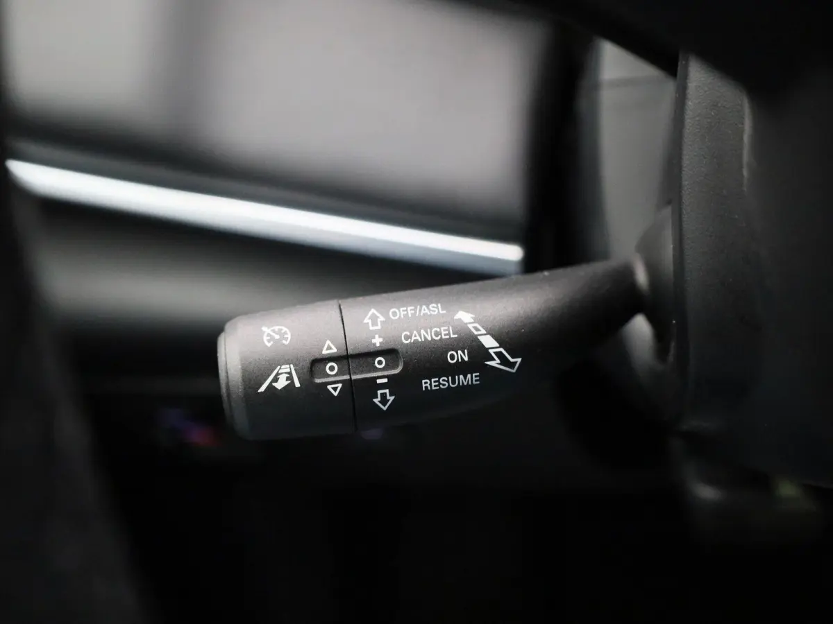 Luxury 70 kWh | Wordt Verwacht | Apple Carplay / Android Auto | Panoramadak | Achteruitrijcamera | Parkeersensoren | Trekhaak |
