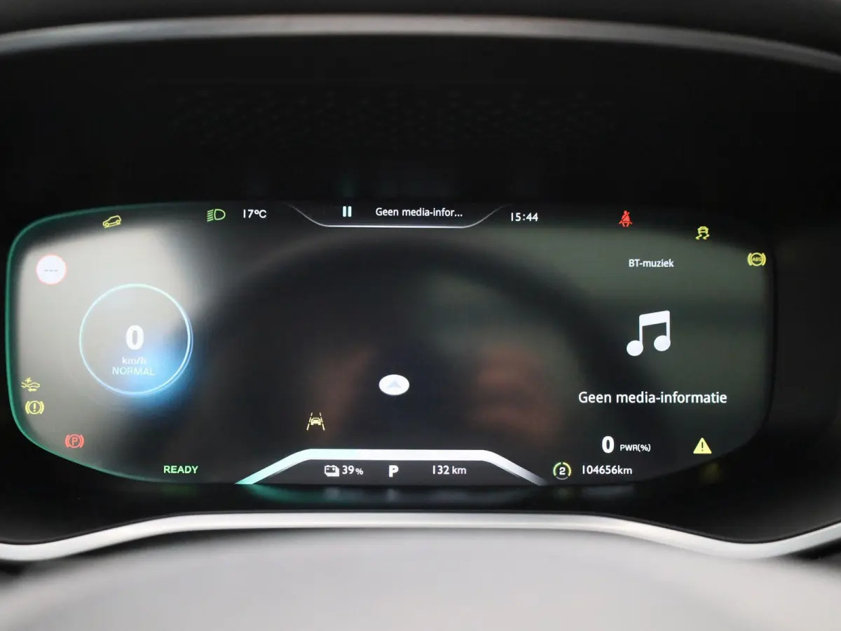 Luxury 70 kWh | Wordt Verwacht | Apple Carplay / Android Auto | Panoramadak | Achteruitrijcamera | Parkeersensoren | Trekhaak |