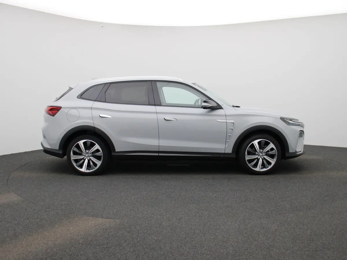 Luxury 70 kWh | Wordt Verwacht | Apple Carplay / Android Auto | Panoramadak | Achteruitrijcamera | Parkeersensoren | Trekhaak |