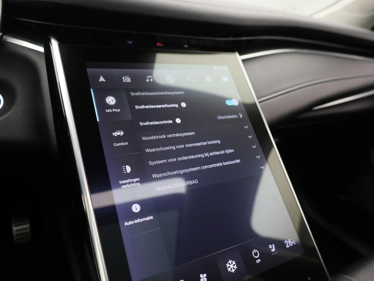 Luxury 70 kWh | Wordt Verwacht | Apple Carplay / Android Auto | Panoramadak | Achteruitrijcamera | Parkeersensoren | Trekhaak |