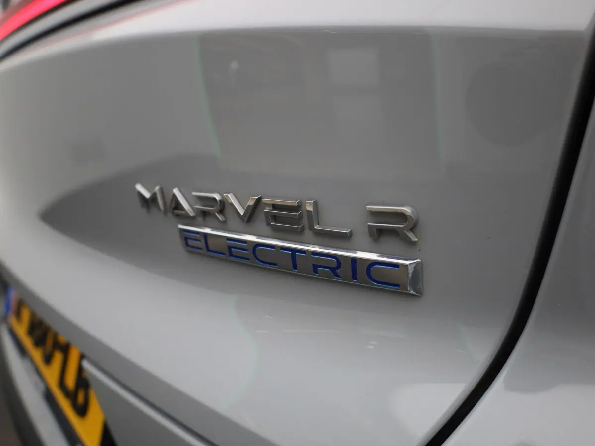 Luxury 70 kWh | Wordt Verwacht | Apple Carplay / Android Auto | Panoramadak | Achteruitrijcamera | Parkeersensoren | Trekhaak |