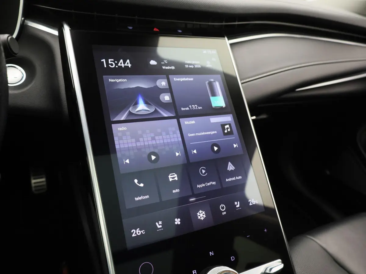 Luxury 70 kWh | Wordt Verwacht | Apple Carplay / Android Auto | Panoramadak | Achteruitrijcamera | Parkeersensoren | Trekhaak |