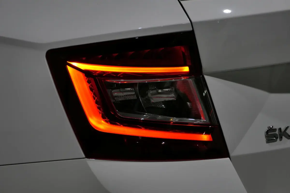 1.0 TSI Ambition|PDC|Carplay|Cruise control!