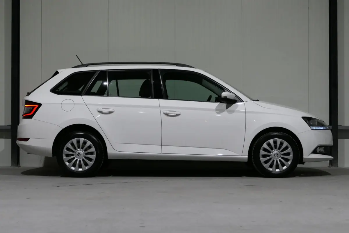 1.0 TSI Ambition|PDC|Carplay|Cruise control!