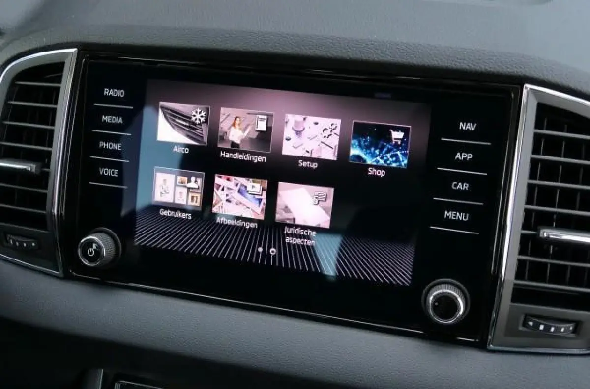 1.0 TSI Business Edition Plus|Trekhaak|PDC|Camera|ACC|Carplay!