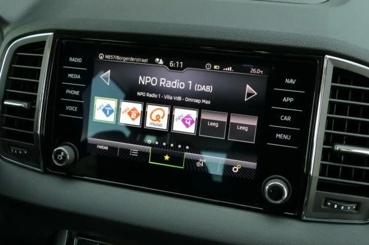 1.0 TSI Business Edition Plus|Trekhaak|PDC|Camera|ACC|Carplay!