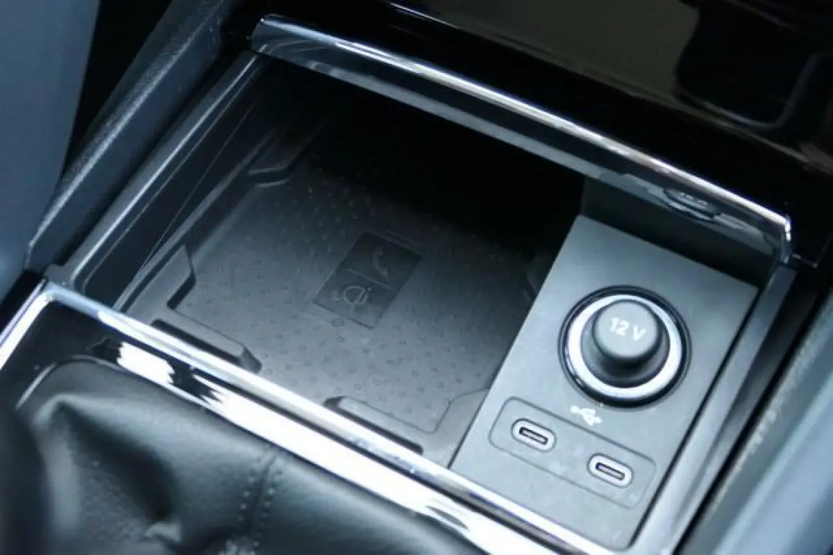 1.0 TSI Business Edition Plus|Trekhaak|PDC|Camera|ACC|Carplay!