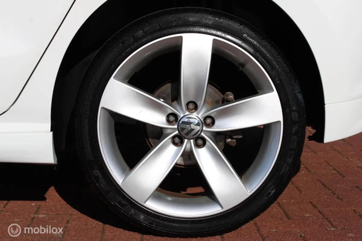 1.0 TSI 95 PK BlueMotion Edition, 17 Inch velgen, Cruise, Airco, Multi media system