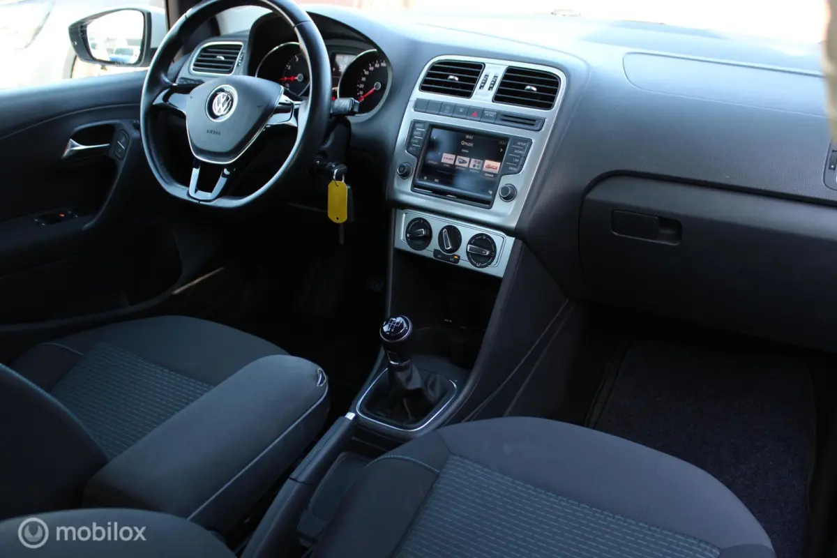 1.0 TSI 95 PK BlueMotion Edition, 17 Inch velgen, Cruise, Airco, Multi media system