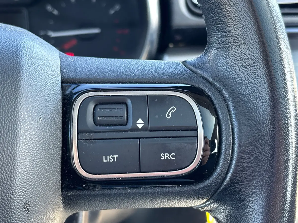 1.2 PureTech ELLE- Rouge Rubi - Navigatie/CarPlay/Cruise/PDC/ Stijlvol & Compleet