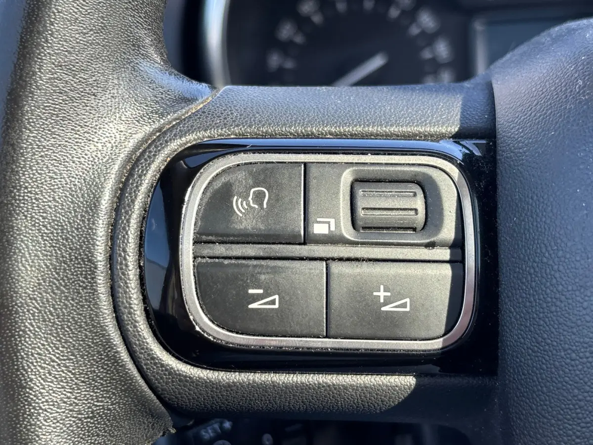 1.2 PureTech ELLE- Rouge Rubi - Navigatie/CarPlay/Cruise/PDC/ Stijlvol & Compleet