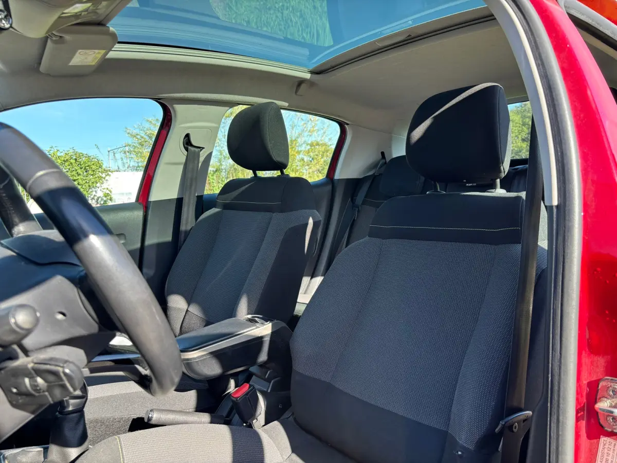 1.2 PureTech ELLE- Rouge Rubi - Navigatie/CarPlay/Cruise/PDC/ Stijlvol & Compleet