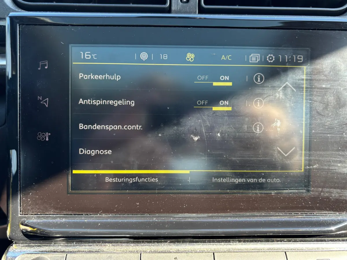 1.2 PureTech ELLE- Rouge Rubi - Navigatie/CarPlay/Cruise/PDC/ Stijlvol & Compleet