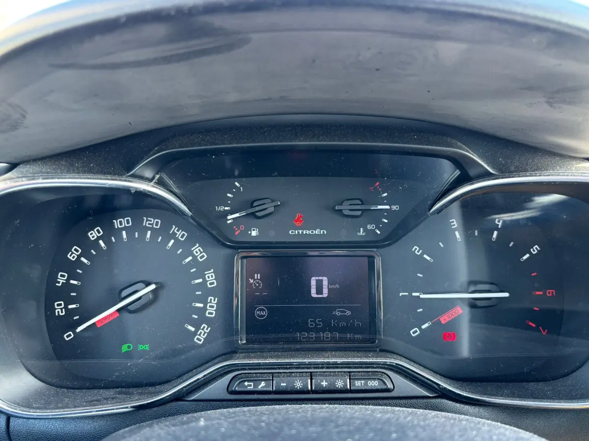 1.2 PureTech ELLE- Rouge Rubi - Navigatie/CarPlay/Cruise/PDC/ Stijlvol & Compleet