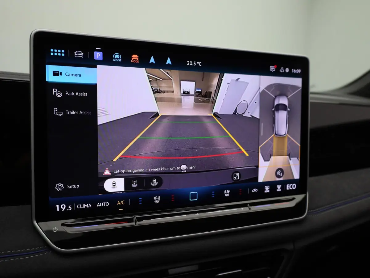1.5 eHybrid R-Line Edition 272 PK| Origineel Nederlands | Panoramadak | LEDER Interieur | Trekhaak | 360 Camera | Stoelventilatie | Stoelverwarming Voor & Achter | LED Matrix | 20 Inch Velge