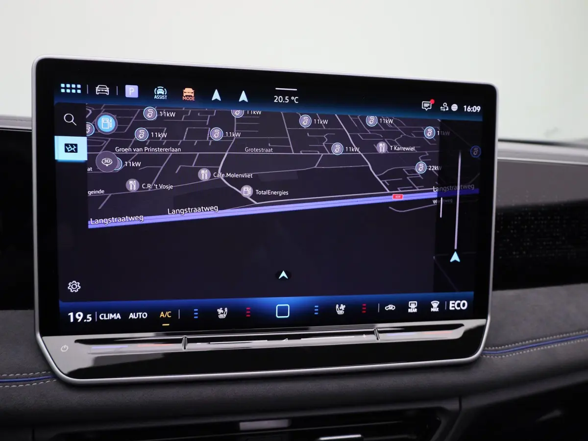 1.5 eHybrid R-Line Edition 272 PK| Origineel Nederlands | Panoramadak | LEDER Interieur | Trekhaak | 360 Camera | Stoelventilatie | Stoelverwarming Voor & Achter | LED Matrix | 20 Inch Velge