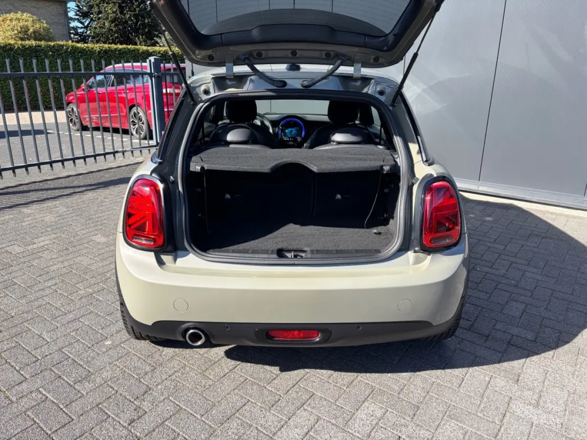 One 1.5 Automaat Leder Sportstoelen Stoelverwarming PDC