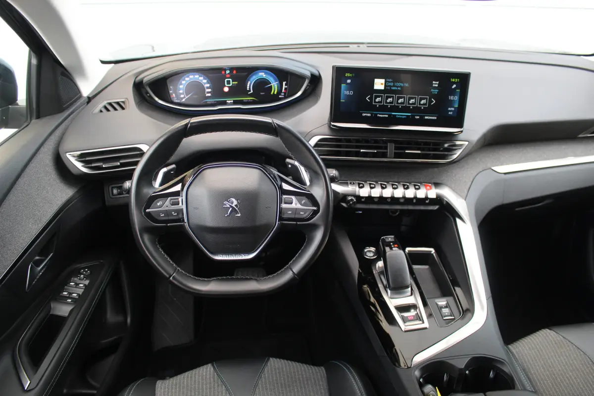 1.6 HYbrid 225 Allure Pack Business | Trekhaak | Stoelverwarming | Camera | Dodehoeksens. | Keyless | Navi | LED | Trekhaak | Stoelverwarming | Camera | Dodehoeksens. | Keyless | Navi | LED 