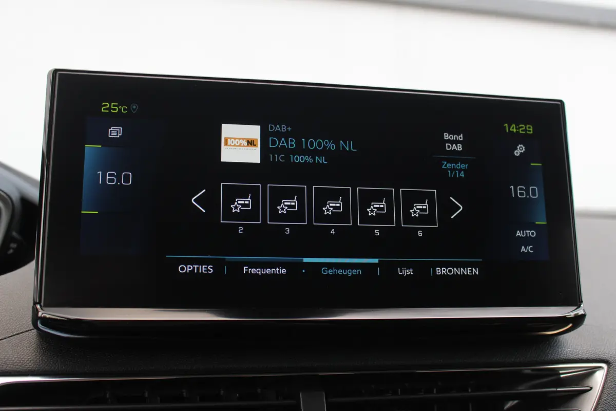 1.6 HYbrid 225 Allure Pack Business | Trekhaak | Stoelverwarming | Camera | Dodehoeksens. | Keyless | Navi | LED | Trekhaak | Stoelverwarming | Camera | Dodehoeksens. | Keyless | Navi | LED 