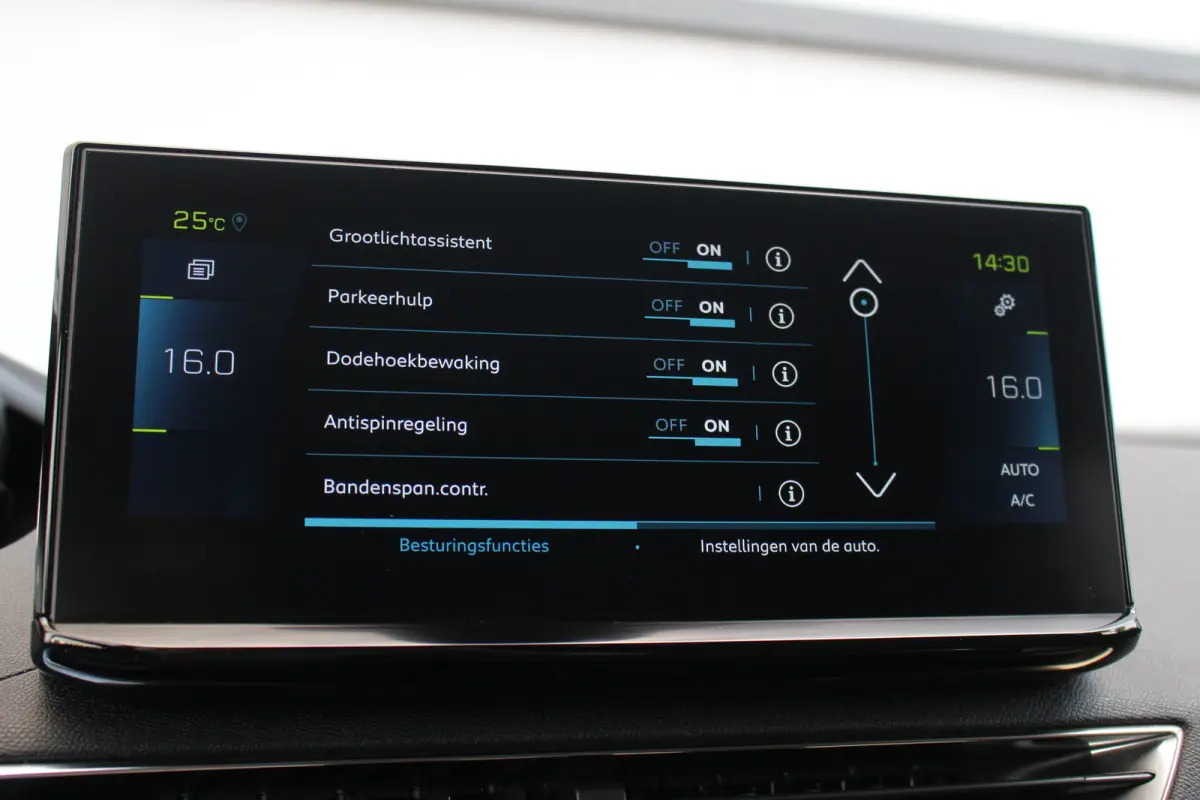 1.6 HYbrid 225 Allure Pack Business | Trekhaak | Stoelverwarming | Camera | Dodehoeksens. | Keyless | Navi | LED | Trekhaak | Stoelverwarming | Camera | Dodehoeksens. | Keyless | Navi | LED 
