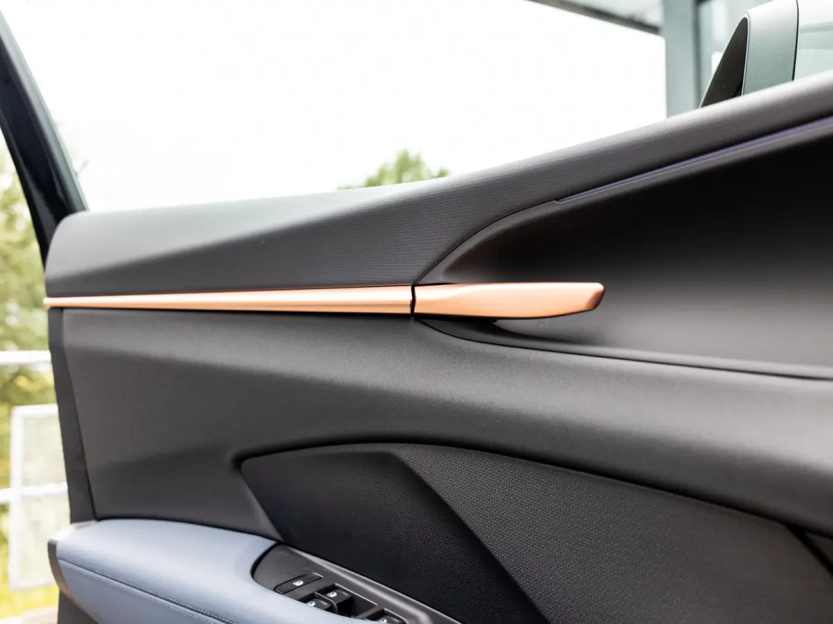 1.5 TSI e-Hybrid Essential | DEMO| Panoramadak | Stoel-Stuurverwarming | Virtual Cockpit | Achteruitrijcamera | Half-Leder | Climate Control | 19" Lichtmetalen Velgen | BTW Auto |