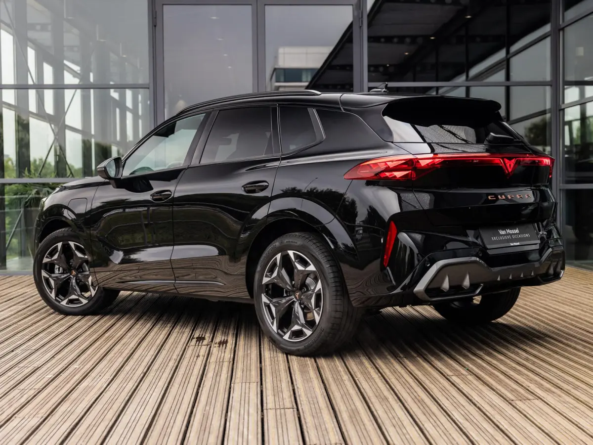 1.5 TSI e-Hybrid Essential | DEMO| Panoramadak | Stoel-Stuurverwarming | Virtual Cockpit | Achteruitrijcamera | Half-Leder | Climate Control | 19" Lichtmetalen Velgen | BTW Auto |