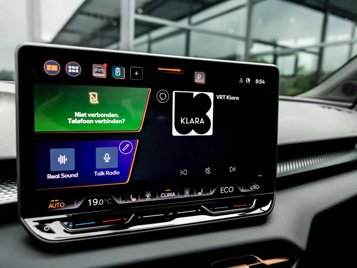 1.5 TSI e-Hybrid Essential | DEMO| Panoramadak | Stoel-Stuurverwarming | Virtual Cockpit | Achteruitrijcamera | Half-Leder | Climate Control | 19" Lichtmetalen Velgen | BTW Auto |