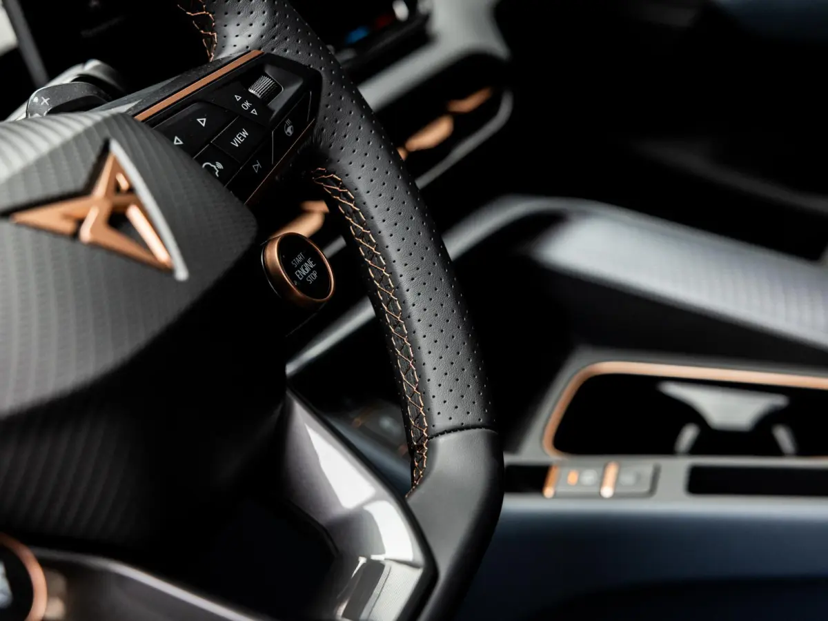 1.5 TSI e-Hybrid Essential | DEMO| Panoramadak | Stoel-Stuurverwarming | Virtual Cockpit | Achteruitrijcamera | Half-Leder | Climate Control | 19" Lichtmetalen Velgen | BTW Auto |