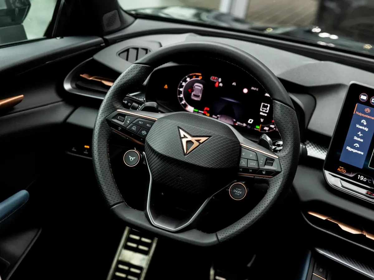 1.5 TSI e-Hybrid Essential | DEMO| Panoramadak | Stoel-Stuurverwarming | Virtual Cockpit | Achteruitrijcamera | Half-Leder | Climate Control | 19" Lichtmetalen Velgen | BTW Auto |
