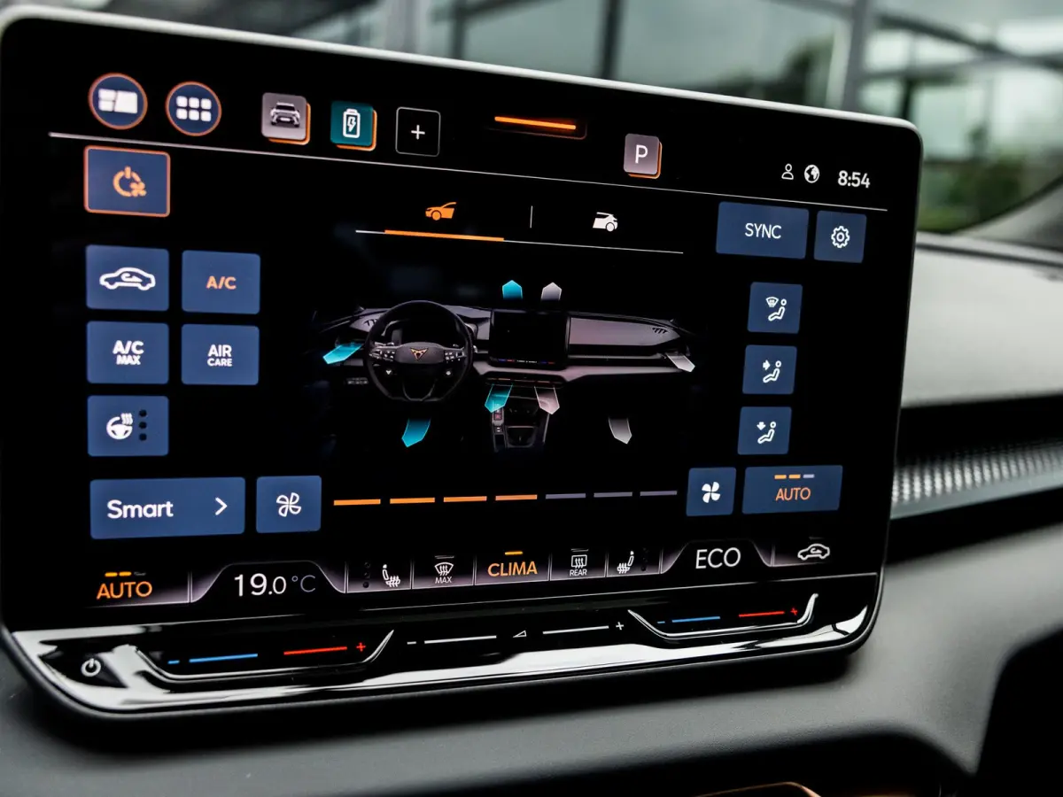 1.5 TSI e-Hybrid Essential | DEMO| Panoramadak | Stoel-Stuurverwarming | Virtual Cockpit | Achteruitrijcamera | Half-Leder | Climate Control | 19" Lichtmetalen Velgen | BTW Auto |