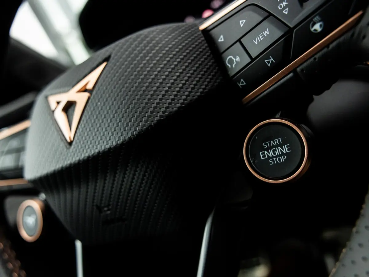 1.5 TSI e-Hybrid Essential | DEMO| Panoramadak | Stoel-Stuurverwarming | Virtual Cockpit | Achteruitrijcamera | Half-Leder | Climate Control | 19" Lichtmetalen Velgen | BTW Auto |