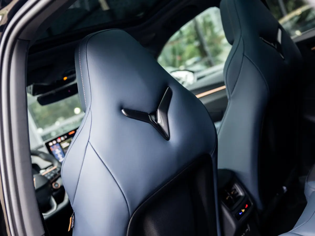 1.5 TSI e-Hybrid Essential | DEMO| Panoramadak | Stoel-Stuurverwarming | Virtual Cockpit | Achteruitrijcamera | Half-Leder | Climate Control | 19" Lichtmetalen Velgen | BTW Auto |