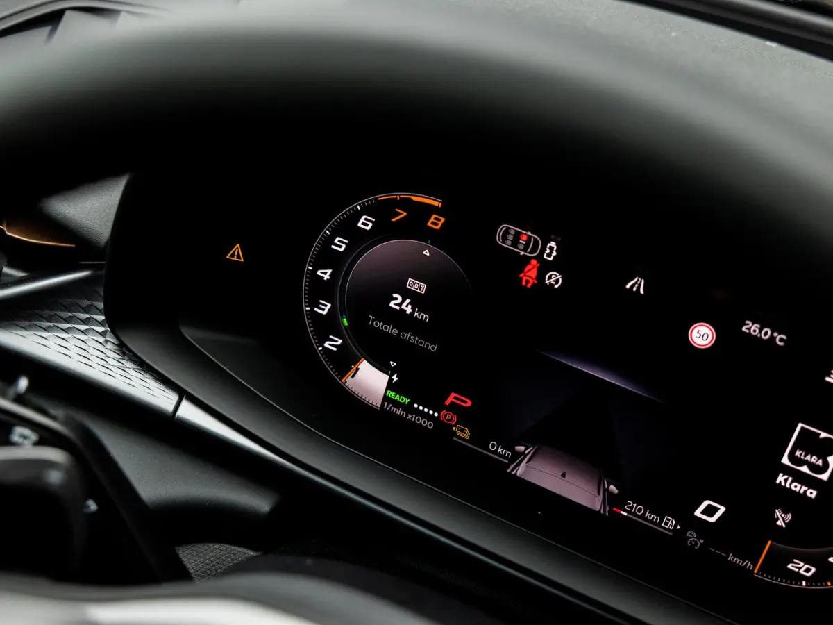 1.5 TSI e-Hybrid Essential | DEMO| Panoramadak | Stoel-Stuurverwarming | Virtual Cockpit | Achteruitrijcamera | Half-Leder | Climate Control | 19" Lichtmetalen Velgen | BTW Auto |